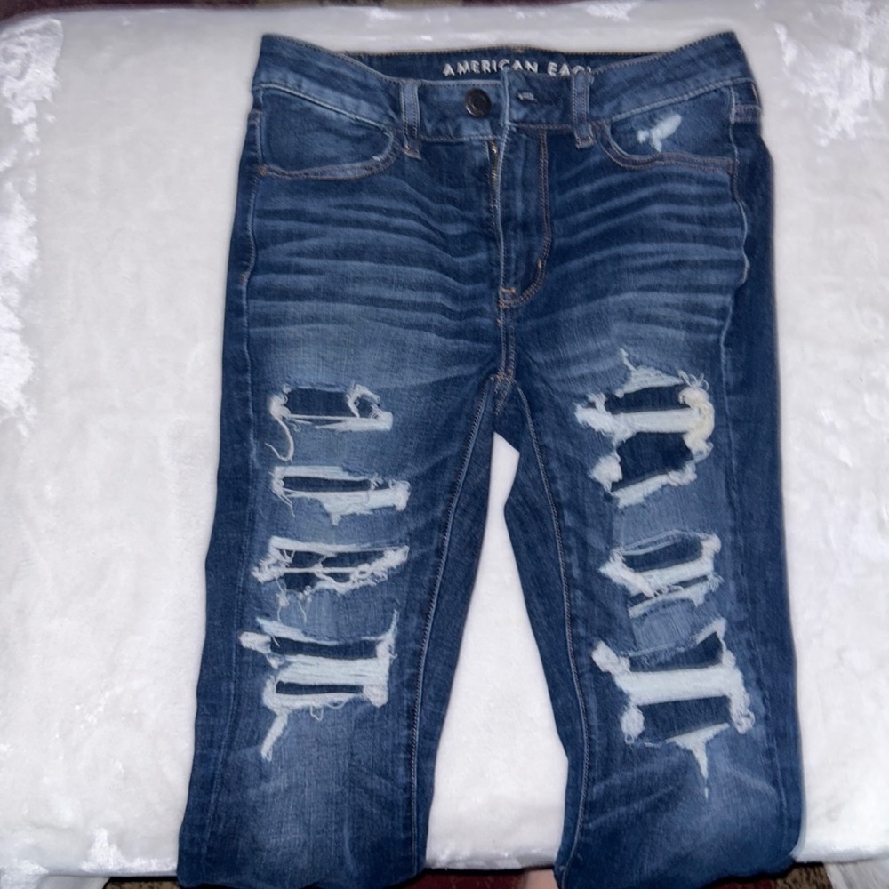 AMERICAN EAGLE JEANS